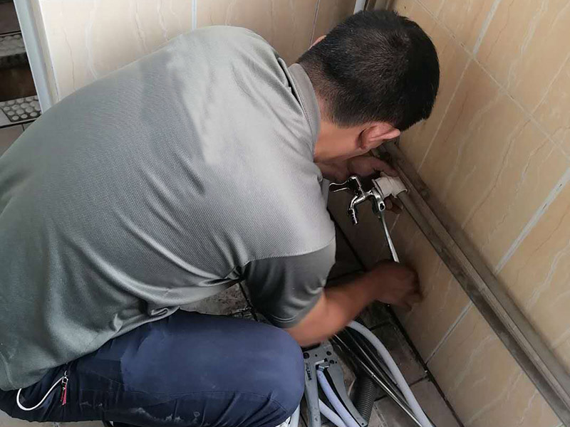 水管斷了快速處理這樣做，不懂別亂動，關(guān)閉總閥等待專業(yè)人員上門