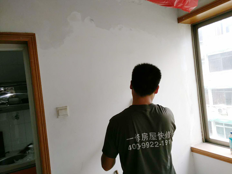 深圳墻面刷漆的價(jià)格大概多少，深圳墻面刷漆需要注意什么
