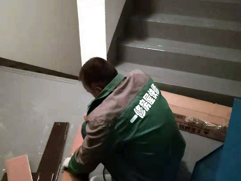 成都屋面滲水怎么維修才不漏，成都屋面處理滲水哪家公司好