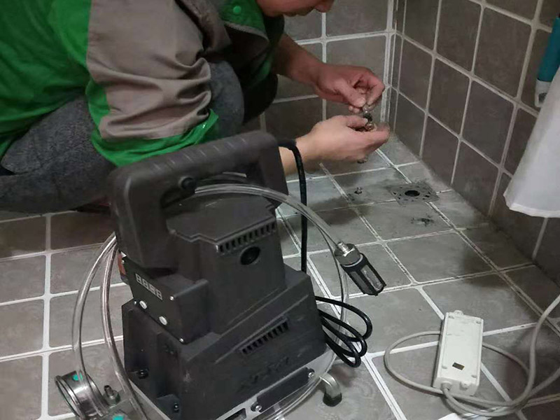 無錫屋面滲水怎么維修才不漏，無錫屋面處理滲水哪家公司好
