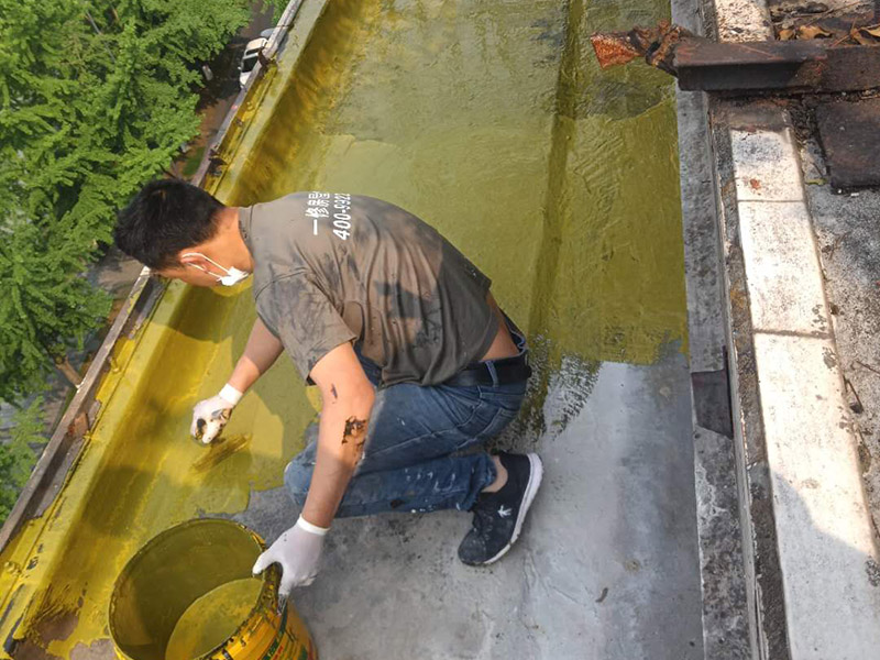 武漢防水工人常用的陽臺(tái)補(bǔ)漏施工技巧，頂樓漏水怎樣做