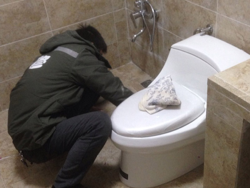馬桶漏水很糟心，苦惱馬桶漏水怎么修？
