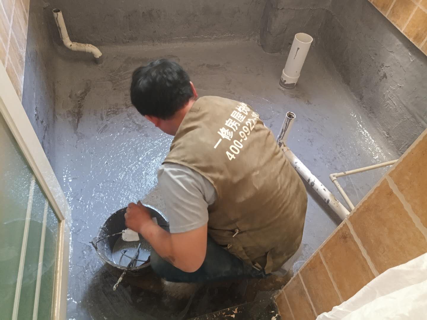 衛(wèi)生間墻壁漏水太糟心了，只要解決這兩