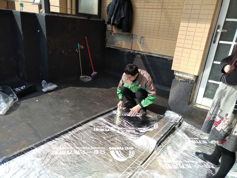 北京修理屋頂漏水，北京屋頂漏水怎么修