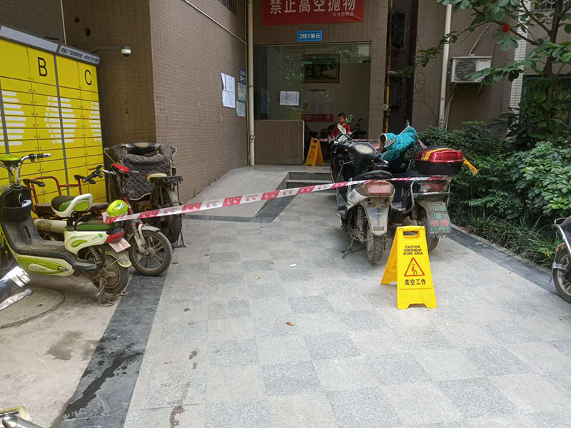武漢車庫(kù)門維修，車庫(kù)門有兩個(gè)主要組成