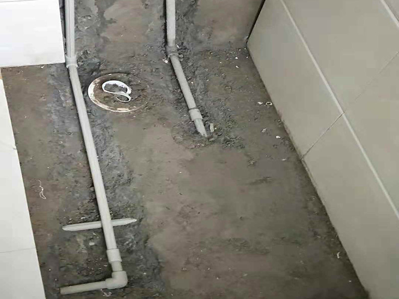 家里廚房水管地面滲水原因，家里廚房水