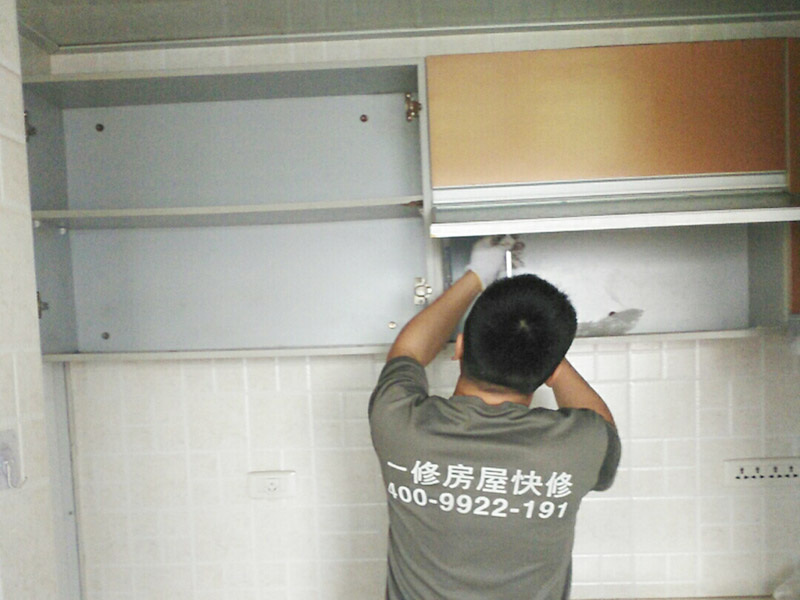 南京老房子外墻翻新，真石漆翻新步驟